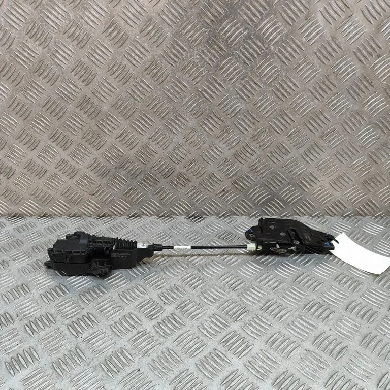 Engine bonnet/hood lock/catch – Tesla Model Y (2020-)