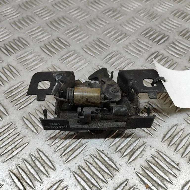 Motora pārsega slēdzene 656015563R