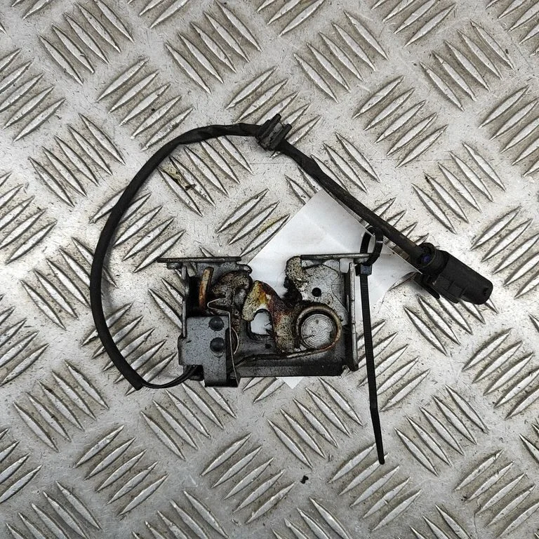 Mootorikapoti lukk – BMW X5 E70 (2006-2013)