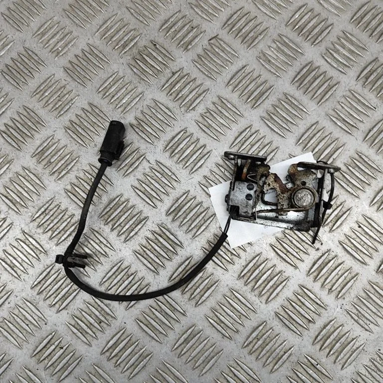 Mootorikapoti lukk – BMW X5 E70 (2006-2013)
