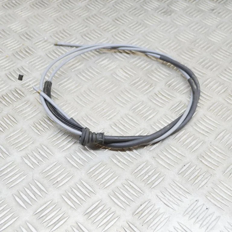 Motora pārsega slēdzenes atvēršanas trose 4M8823535D