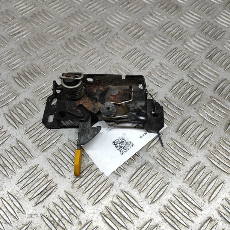 Motora pārsega slēdzenes cilpa A2468800460