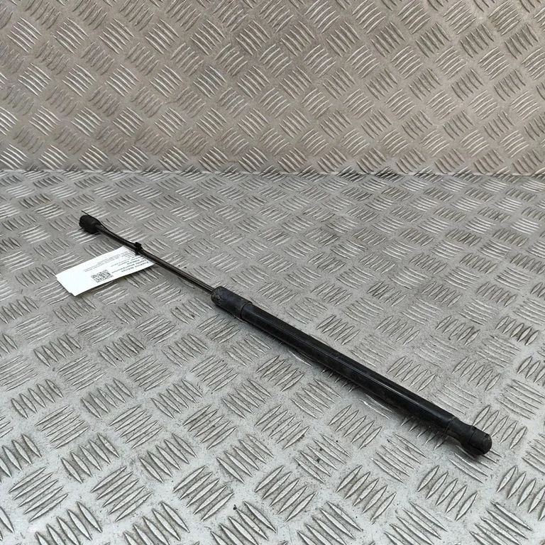 Motora pārsega amortizators 3G8823359B