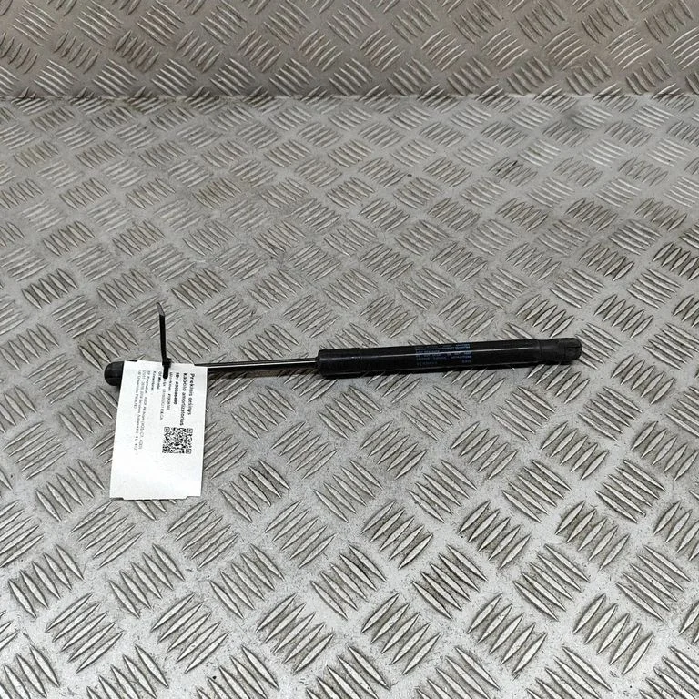 Amortizatorius variklio dangčio