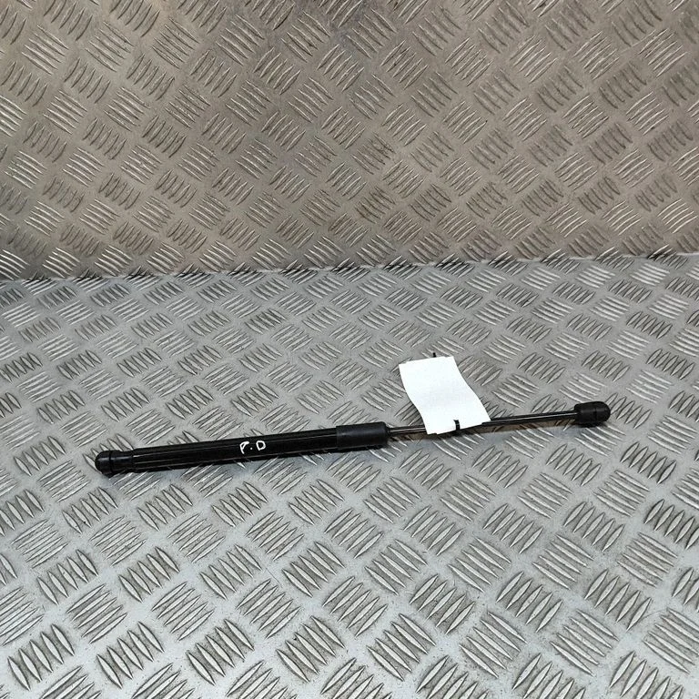 Motora pārsega amortizators 81161KL000