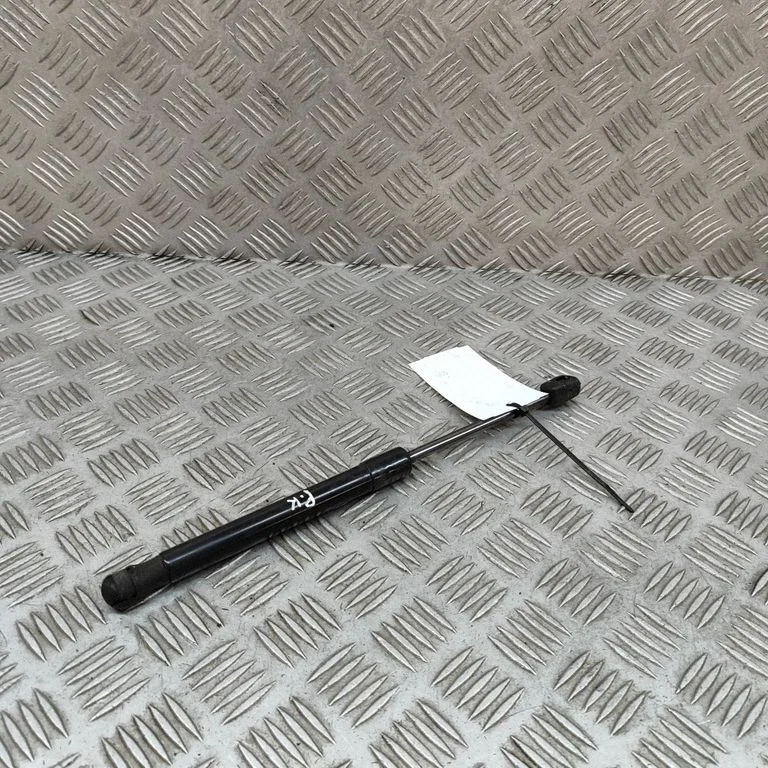 Motora pārsega amortizators 4G8823359A