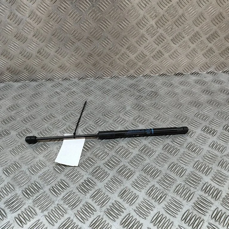 Motora pārsega amortizators 81161KL000