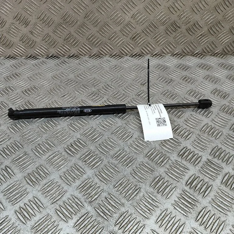 Mootorikapoti amortisaator 81161D4000 – KIA Optima (2015-2020)