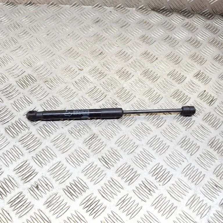 Motora pārsega amortizators CK5216C826AC