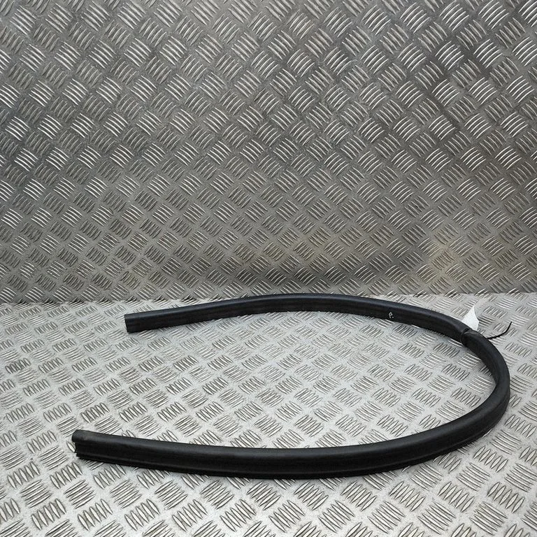 Motora nodalījuma gumija 8W0823723A