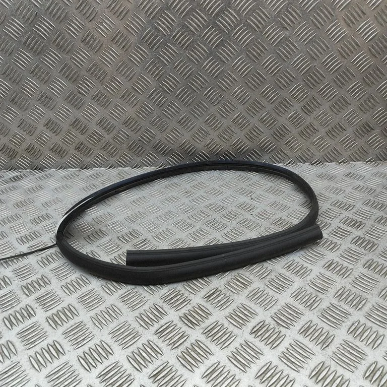 Engine compartment rubber 85F823707