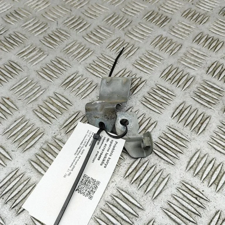 Spārna kronšteins 8W0821469