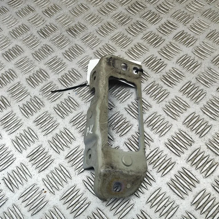 Poritiiva kinnitusklamber 791102W000