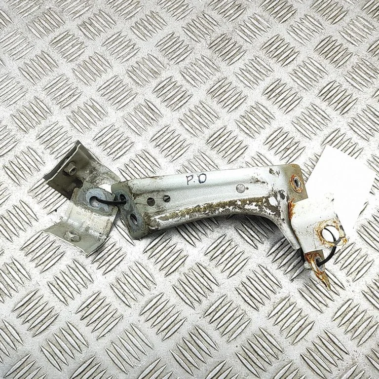 Fender mounting bracket – Volkswagen Passat B7 USA (2012-2019)
