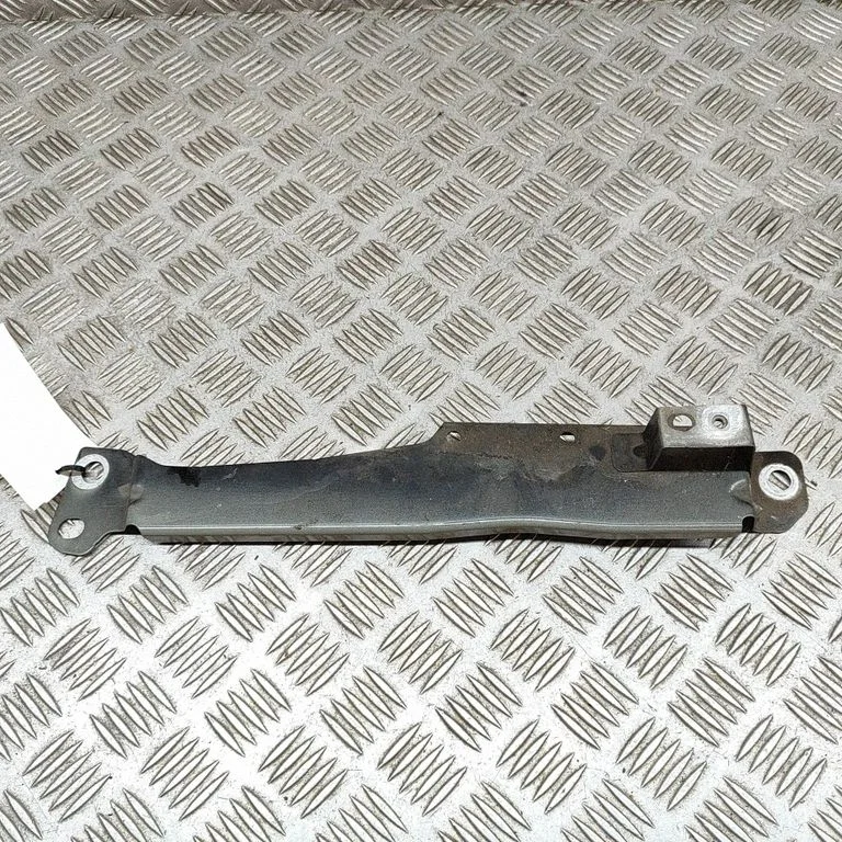 Spārna kronšteins 31468233