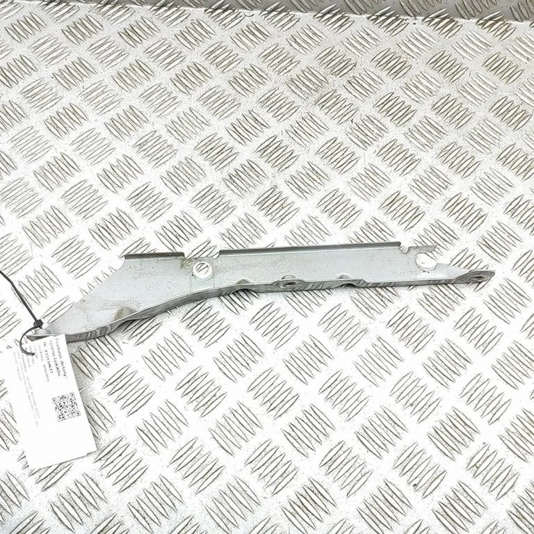 Poritiiva kinnitusklamber 6W8316376AE