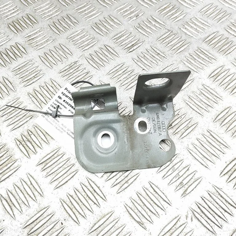Fender mounting bracket 4M0821167A