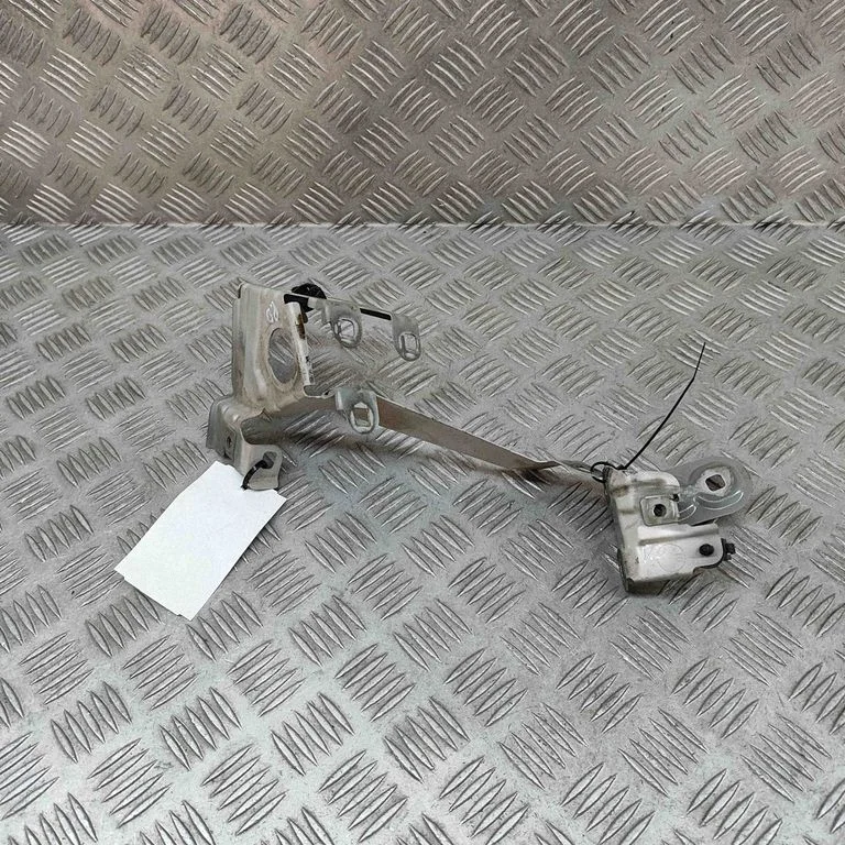Fender mounting bracket – BMW 6 Series F12 F13 (2010-2018)