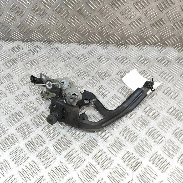 Poritiiva kinnitusklamber – BMW 5-seeria F10 F11 (2009-2016)