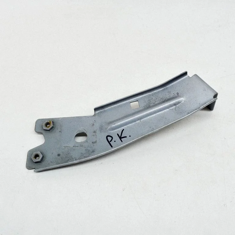 Spārna kronšteins D768