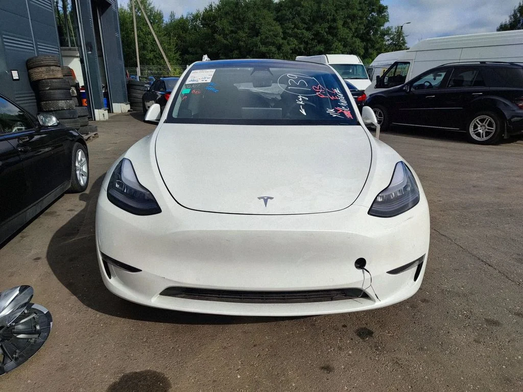 Tesla Tesla Model Y