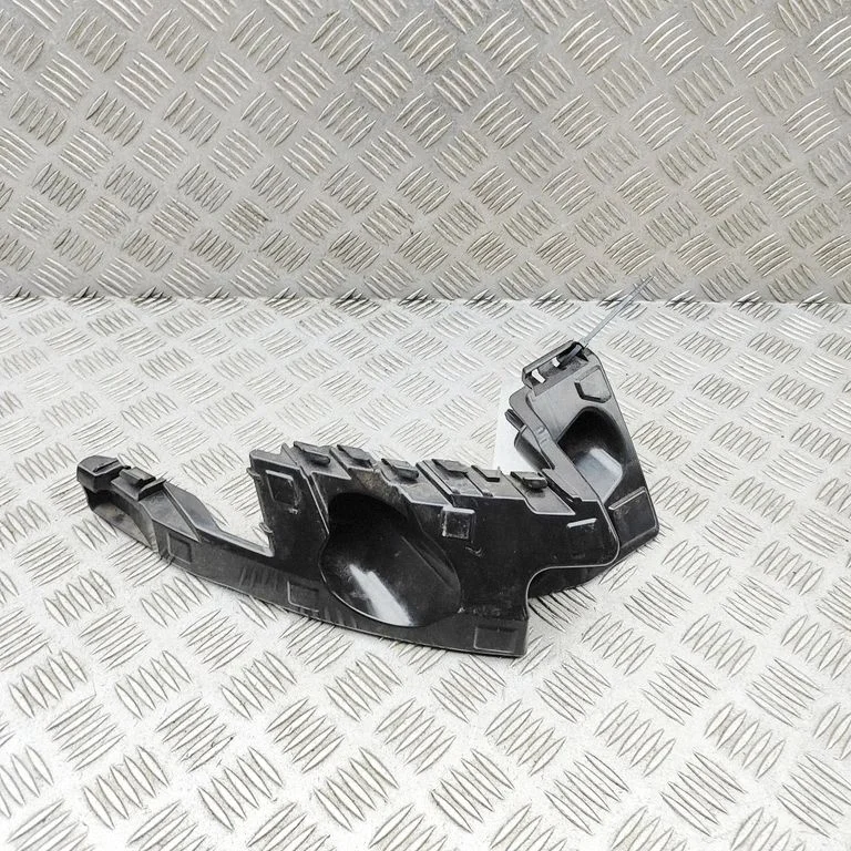 Rear bumper mounting bracket 8892891777