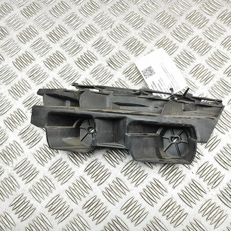 Aizmugurējā bufera turētājs 565807394B