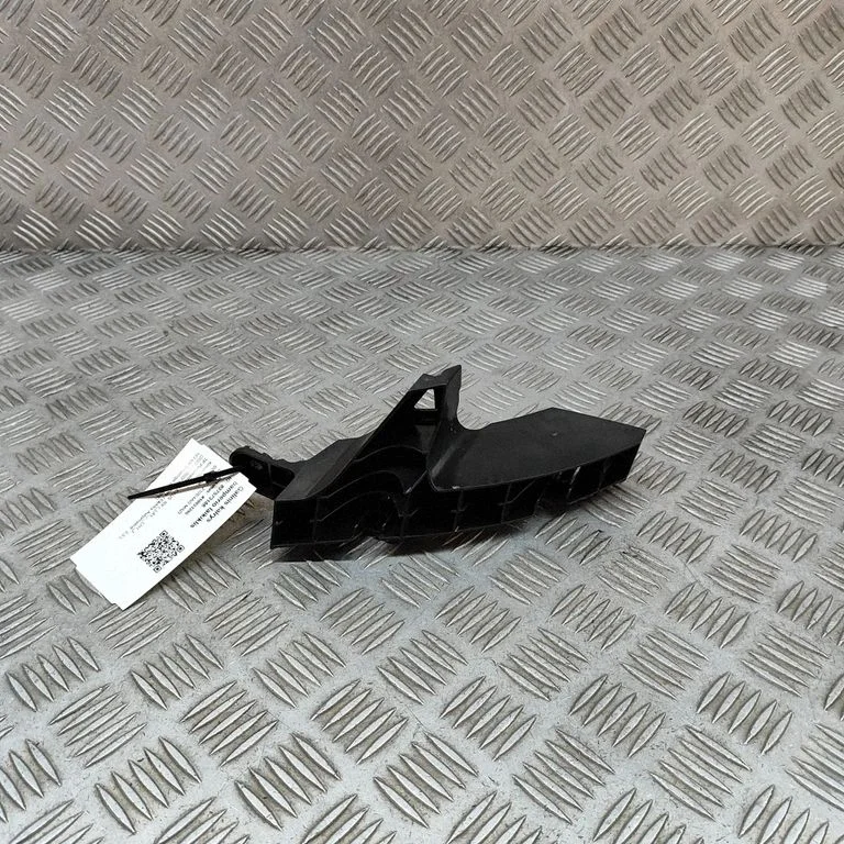 Rear bumper mounting bracket – Lexus RX 450H (2016-)