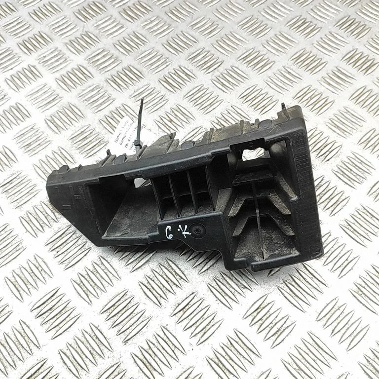 Rear bumper mounting bracket 86653HF000