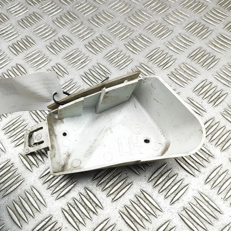 Aizmugurējā bufera turētājs BM5117A882A