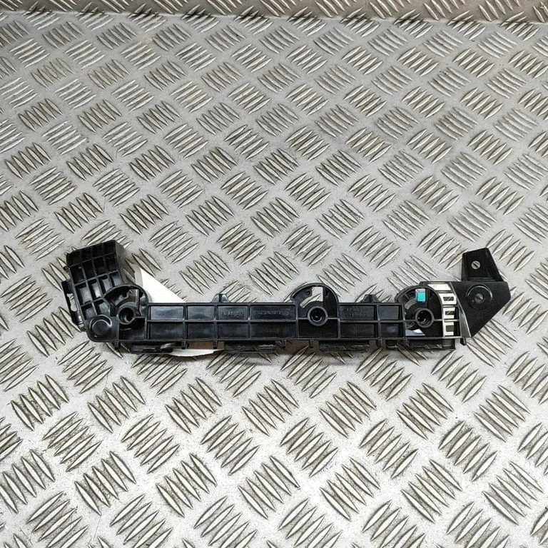 Rear bumper mounting bracket – Lexus RX 450H (2016-)