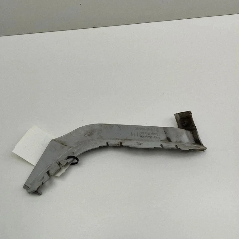 Rear bumper mounting bracket – Land Rover Range Rover Evoque L538 (2011-2018)