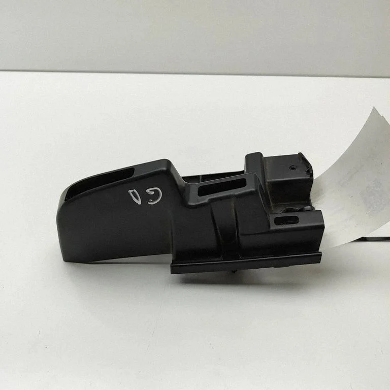 Rear bumper mounting bracket 9816808480