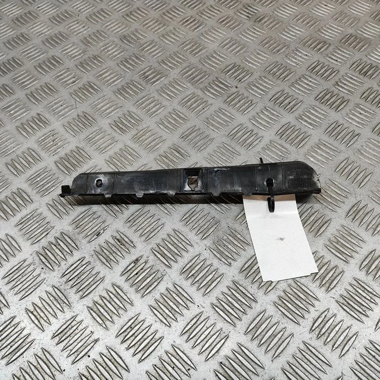 Aizmugurējā bufera turētājs 866164H000