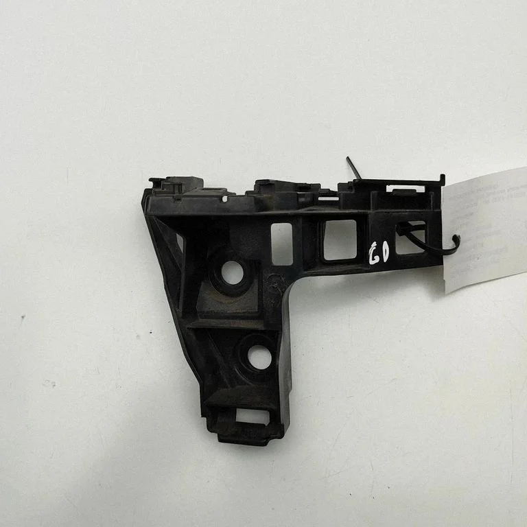 Tagumise kaitseraua kinnitusklamber – Volkswagen e-Golf (2014-)