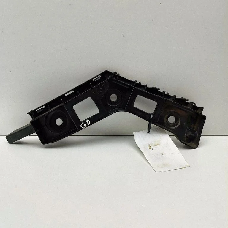 Rear bumper mounting bracket – Volkswagen e-Golf (2014-)