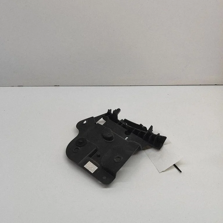 Aizmugurējā bufera turētājs L1TB17E850A