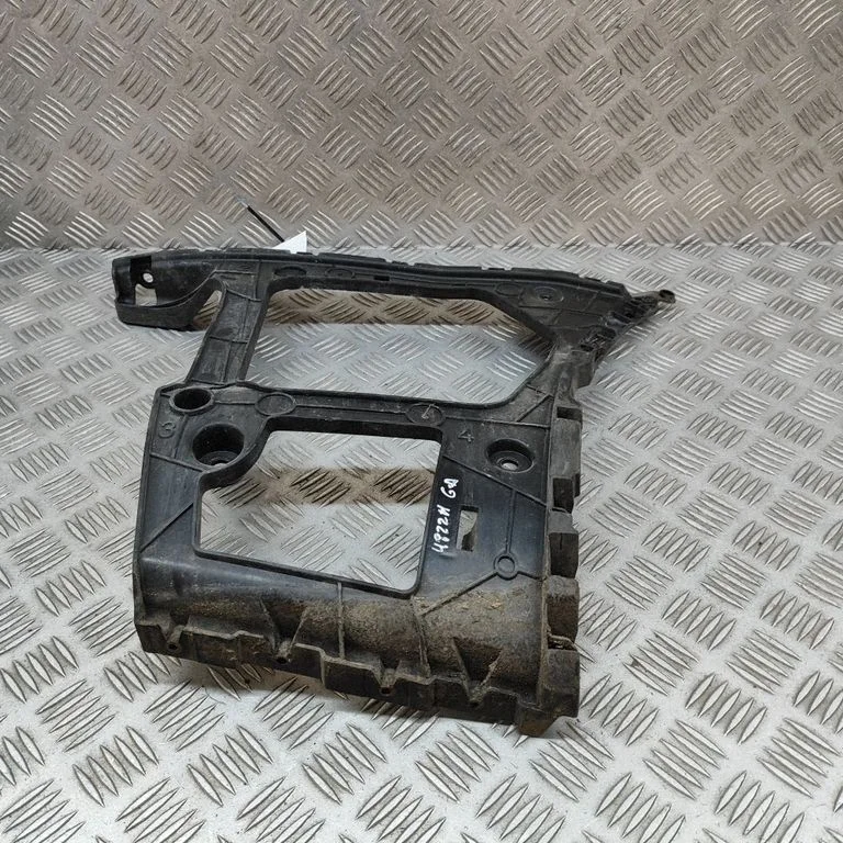 Aizmugurējā bufera turētājs 4M0807454