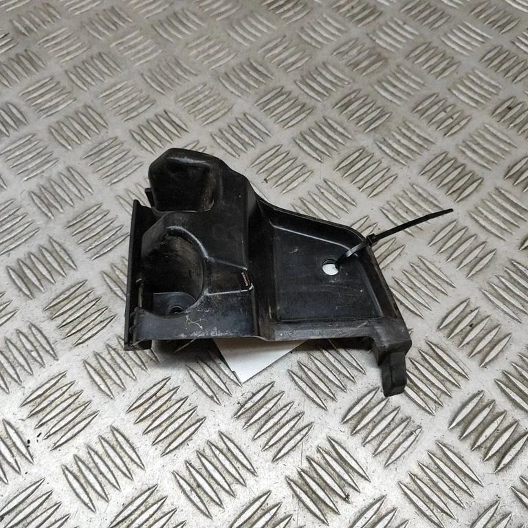 Rear bumper mounting bracket – BMW X3 E83 (2003-2010)