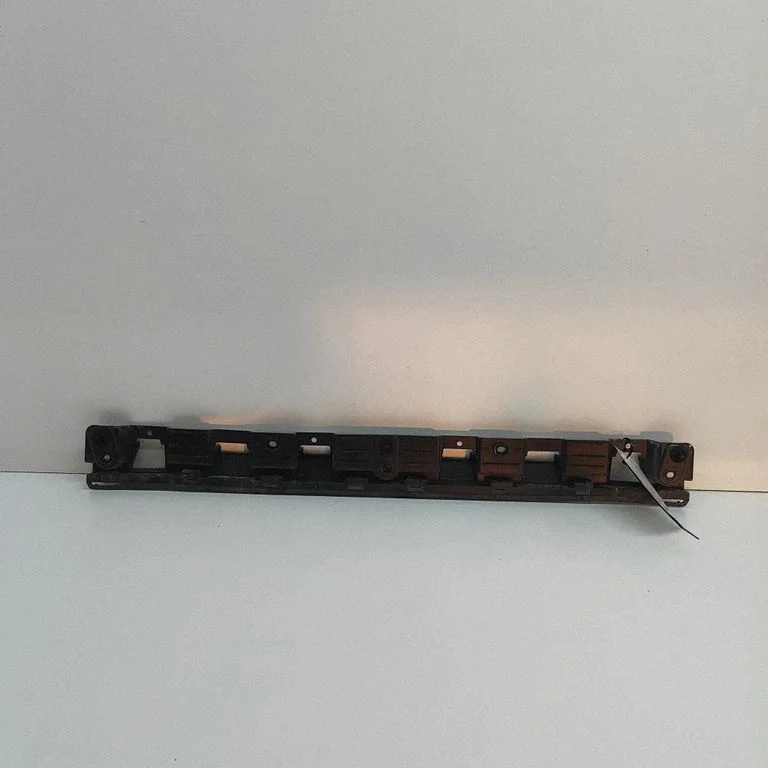 Aizmugurējā bufera turētājs L1TB17B861A