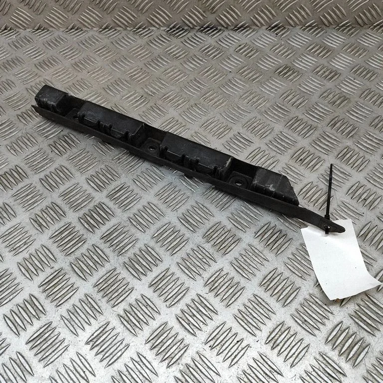 Tagumise kaitseraua kinnitusklamber – BMW X3 E83 (2003-2010)
