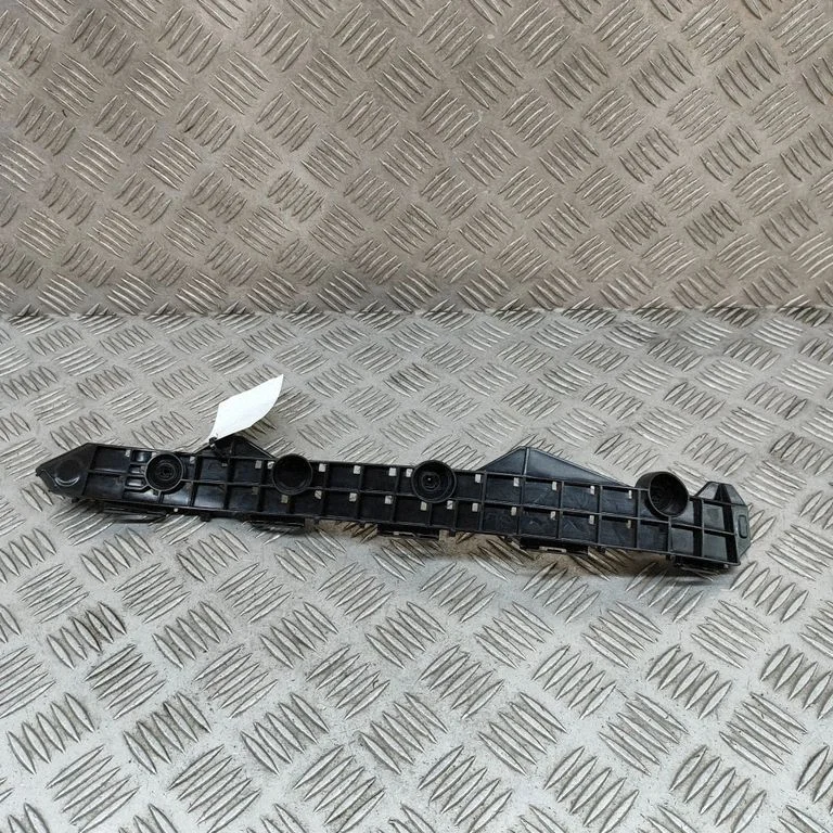 Aizmugurējā bufera turētājs 52576F4030