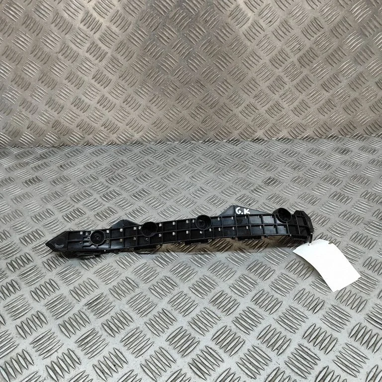 Rear bumper mounting bracket 52576F4030