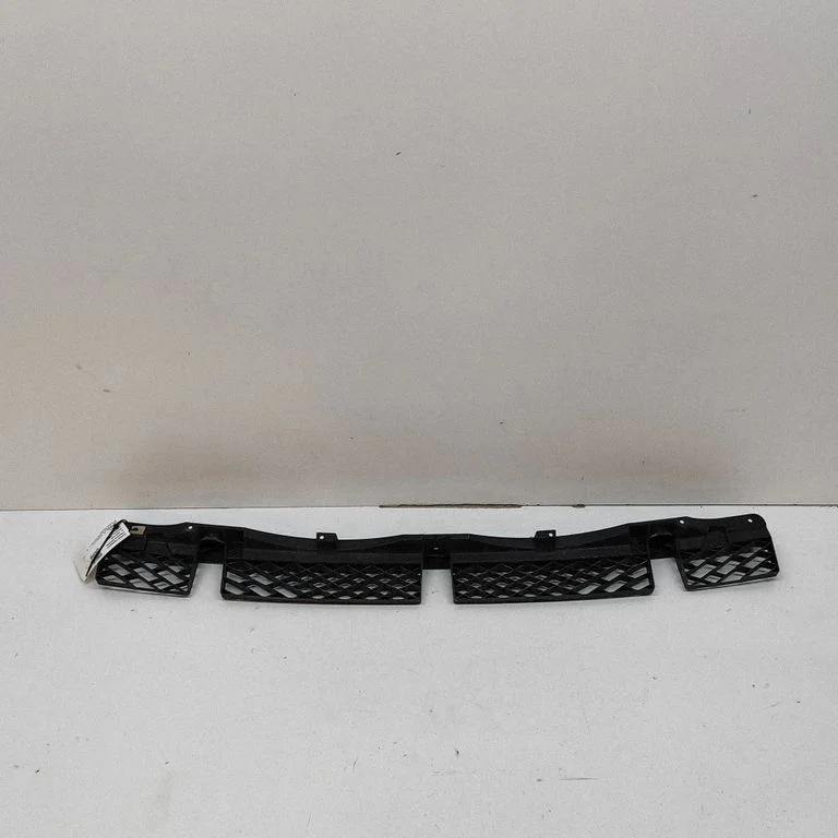 Rear bumper mounting bracket – Volkswagen Touareg II (2010-2018)