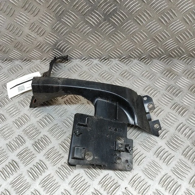 Aizmugurējā bufera turētājs EJ3217E800AC