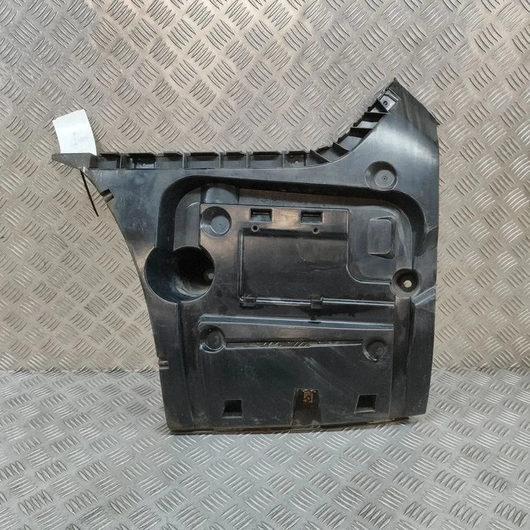 Mocowanie zderzaka tylnego – BMW Seria 7 F01 F02 F03 F04 (2008-2016)