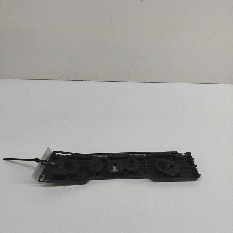 Aizmugurējā bufera turētājs L1TB17A881A