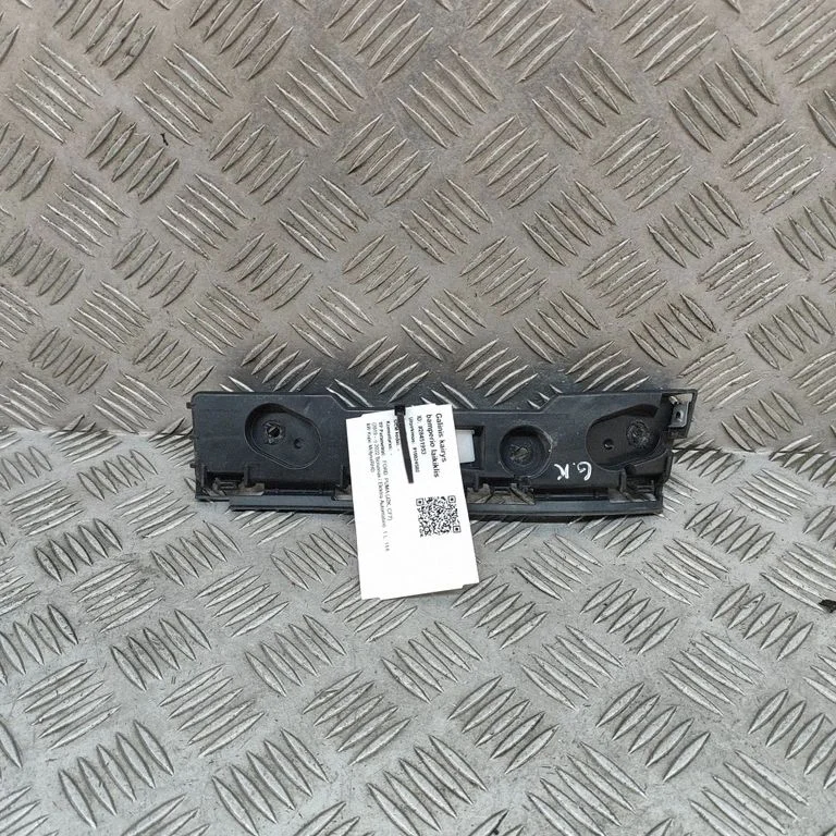 Aizmugurējā bufera turētājs L1TB17A832A