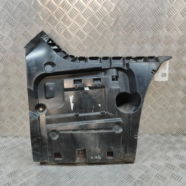 Mocowanie zderzaka tylnego – BMW Seria 7 F01 F02 F03 F04 (2008-2016)