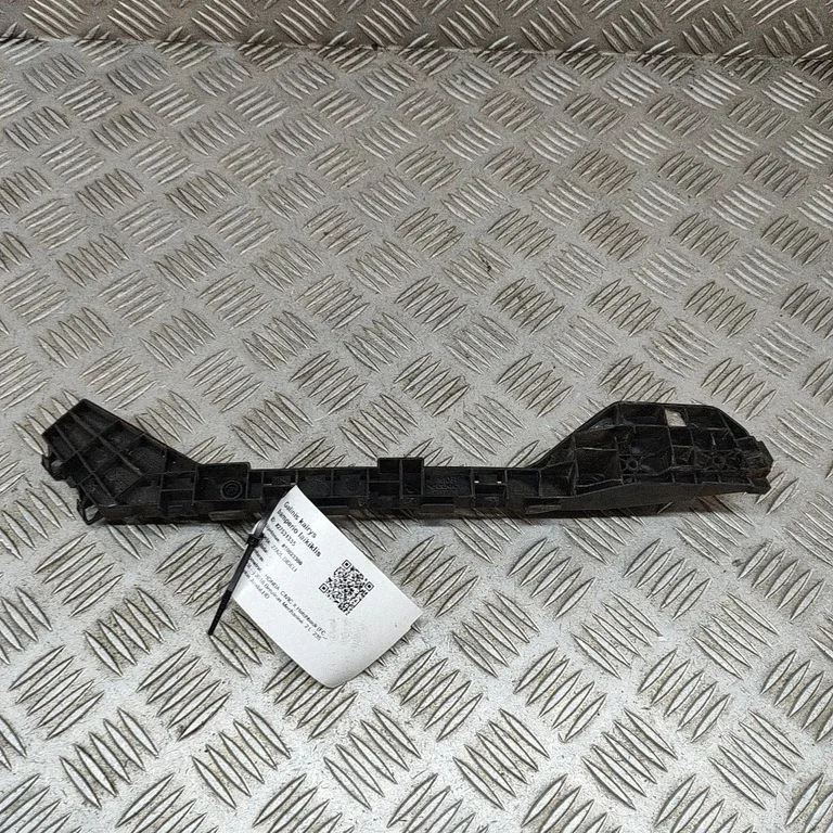 Rear bumper mounting bracket 71598TGHA00